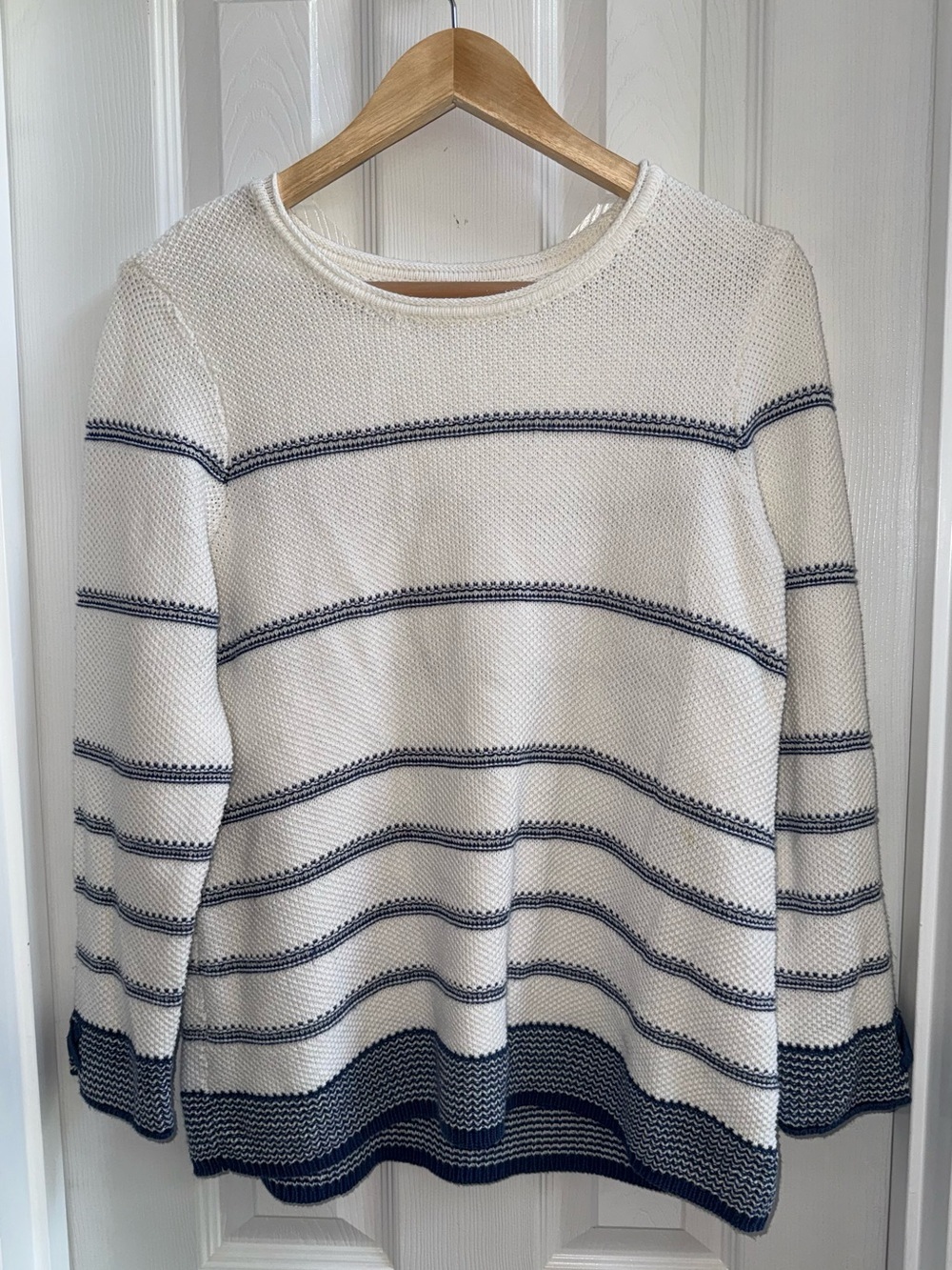 Chico’s Pullover Crew Neck Knit Sweater Medium White Blue Strip Coastal Comfy